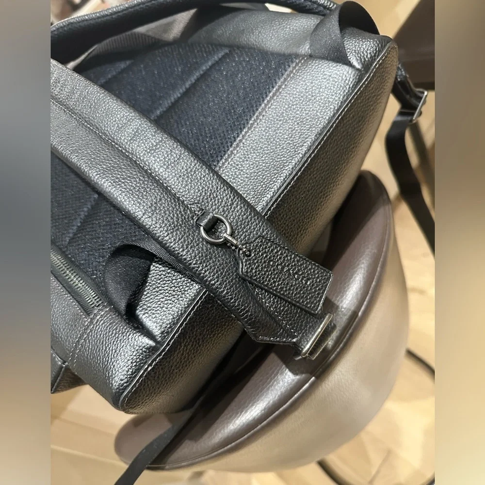 Coach Men’s Leather Backpack - like new! - Picture 5 of 6